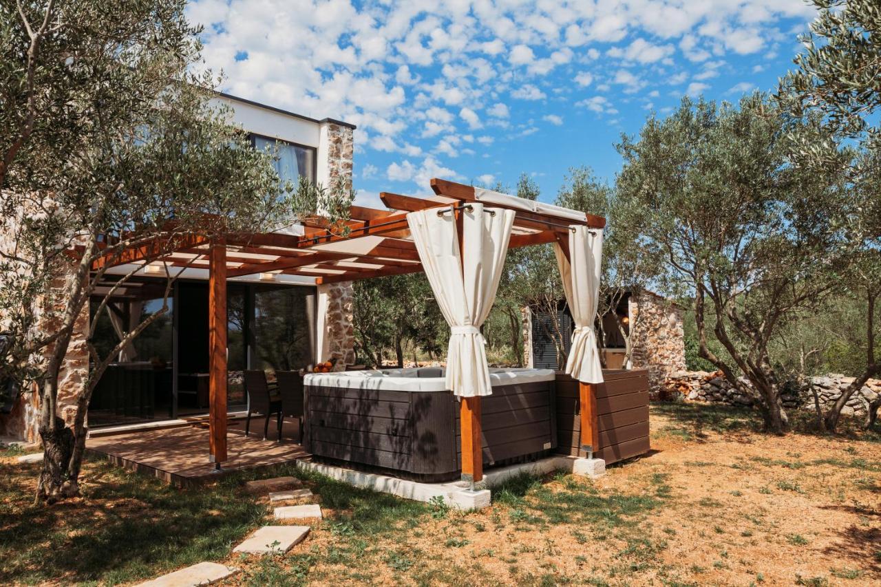 Capesanta Atraktivna Kamena Kucica Villa Lukoran Exterior photo